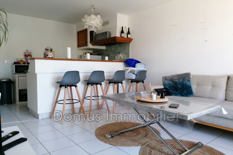 Photo Appartement Saint-Saturnin-lès-Avignon Location appartement 2 pièces 38 m²