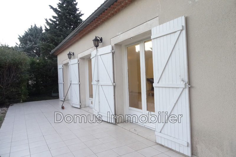 Photo Villa Saint-Saturnin-lès-Avignon Location villa 3 chambres 160 m²