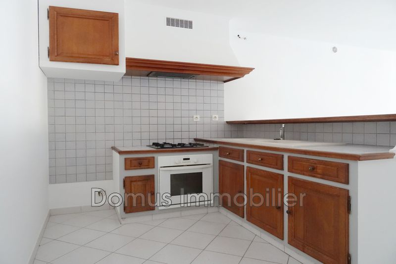 Photo Appartement Saint-Saturnin-lès-Avignon Location appartement 2 pièces 42 m²