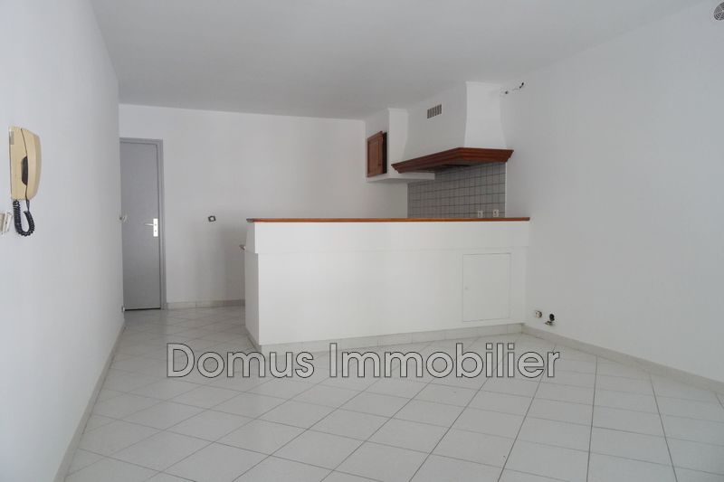 Photo Appartement Saint-Saturnin-lès-Avignon Location appartement 2 pièces 42 m²