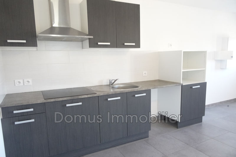 Photo Appartement Saint-Saturnin-lès-Avignon Centre-ville, Location appartement 2 pièces 43 m²