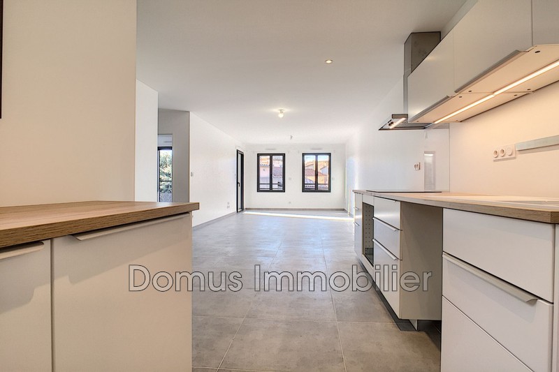 Photo Appartement Saint-Saturnin-lès-Avignon Location appartement 3 pièces 70 m²