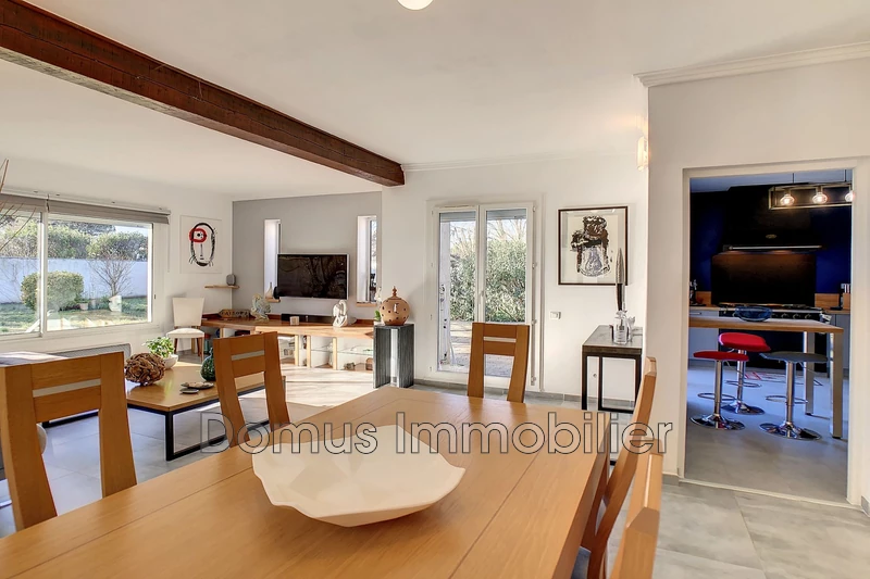 Photo Villa Morières-lès-Avignon   achat villa  2 chambres   142&nbsp;m&sup2;