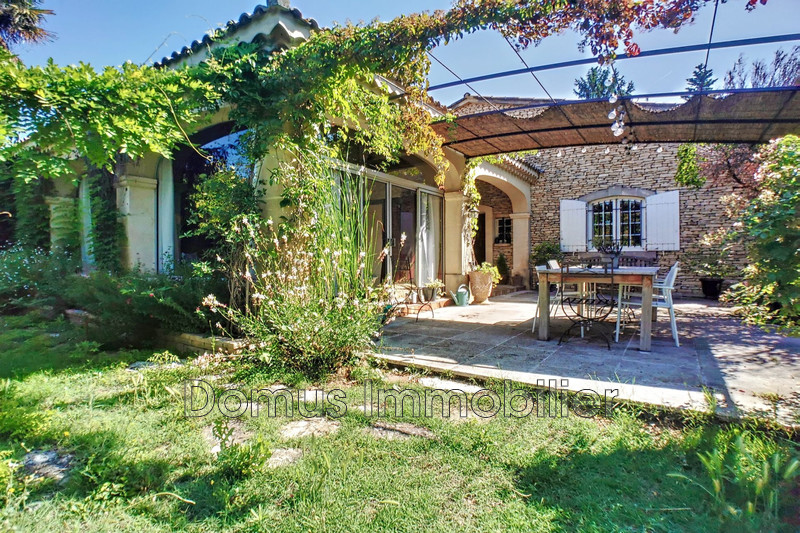 Photo Villa Saint-Saturnin-lès-Avignon Proche village,   achat villa  5 chambres   200&nbsp;m&sup2;