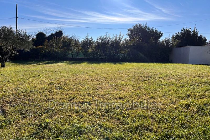Photo Terrain Saint-Saturnin-lès-Avignon Village, achat terrain 379 m²