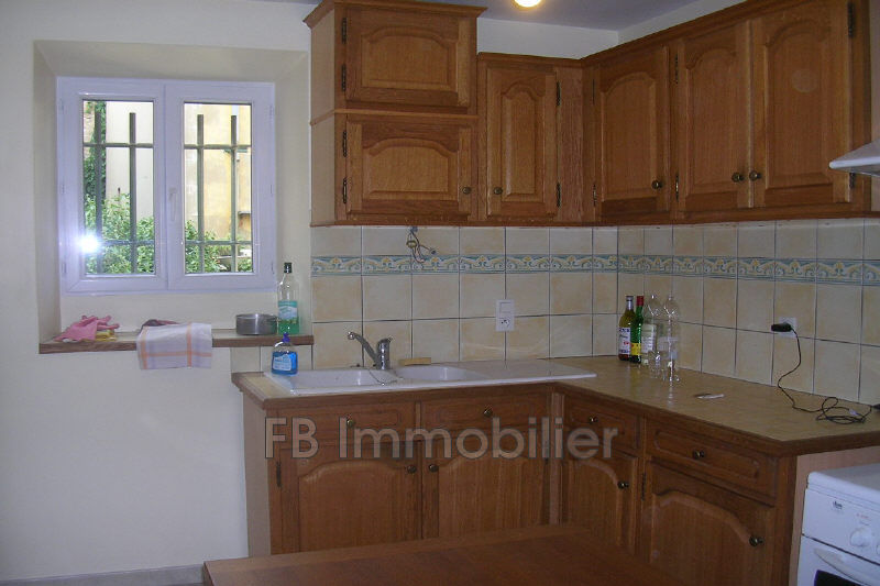 Photo Appartement Eyguières Centre-ville, Location appartement 2 pièces 46 m²