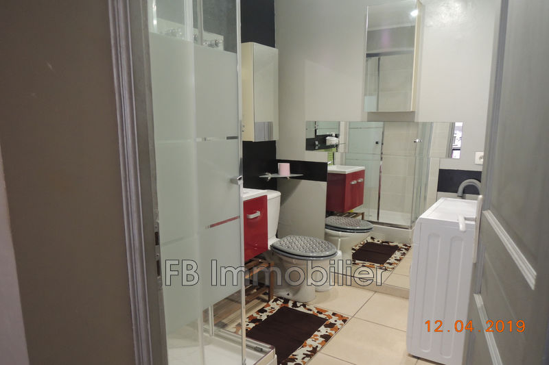 Photo Appartement Eyguières Centre-ville, Location appartement 1 pièce 26 m²