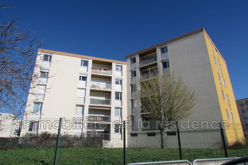 Photo Appartement Rognac Location appartement 3 pièces 66 m²