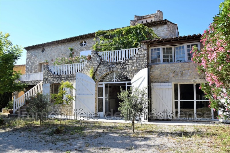 Photo Appartement Rognac Centre-ville, Location appartement 3 pièces 159 m²