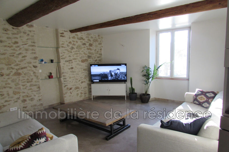 Photo Appartement Grans Centre village , Location appartement 2 pièces 46 m²
