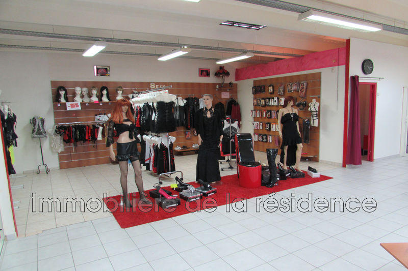 Photo Local professionnel Vitrolles Rn 113 les cadesteaux, Professionnel local professionnel 109 m²