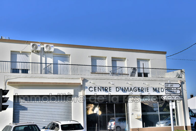 Photo Local professionnel Marignane Les beugons, Professionnel local professionnel 171 m²