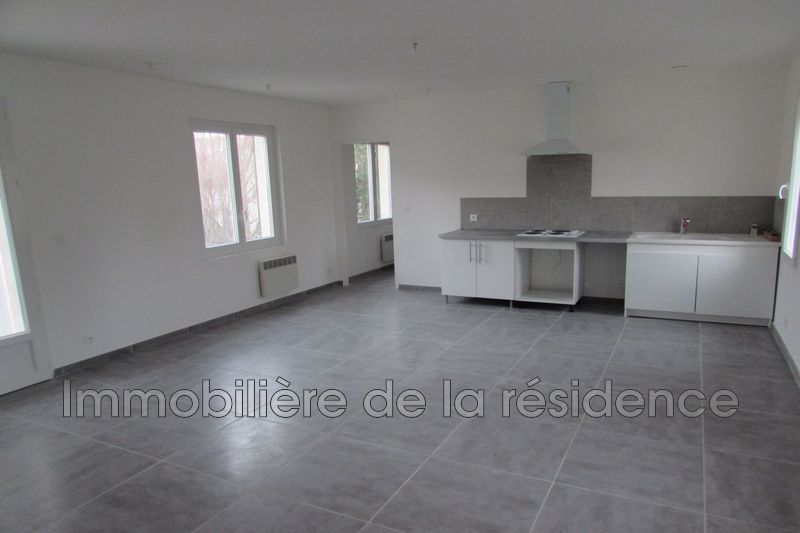 Photo Appartement Rognac Centre ville, Location appartement 3 pièces 63 m²
