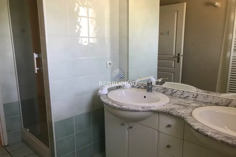 Location appartement Carpentras  