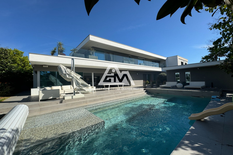 Photo Villa La Grande-Motte   achat villa  4 chambres   220&nbsp;m&sup2;