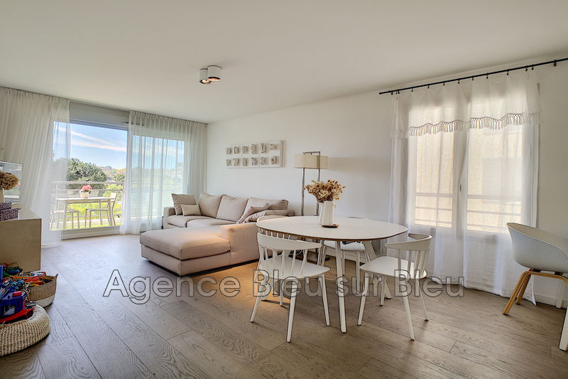 Photo Apartment Antibes Combes, to buy apartment 3 rooms 63 m²