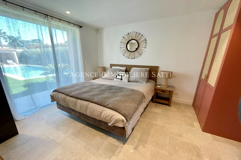 Location saisonnière villa contemporaine Saint-Tropez  