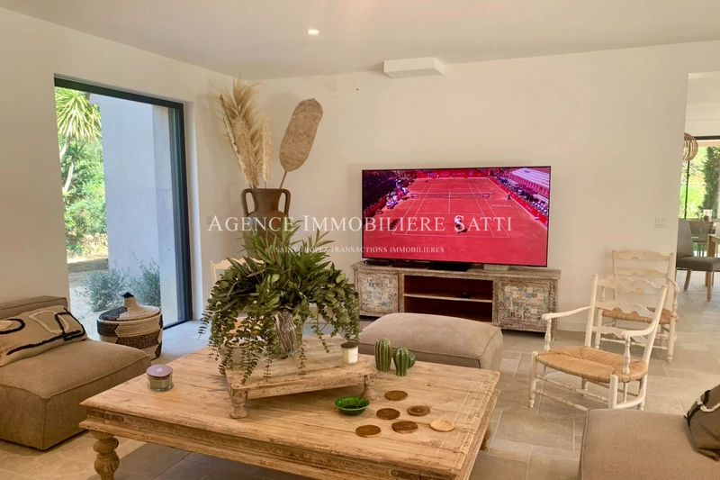Location saisonnière villa contemporaine Saint-Tropez  