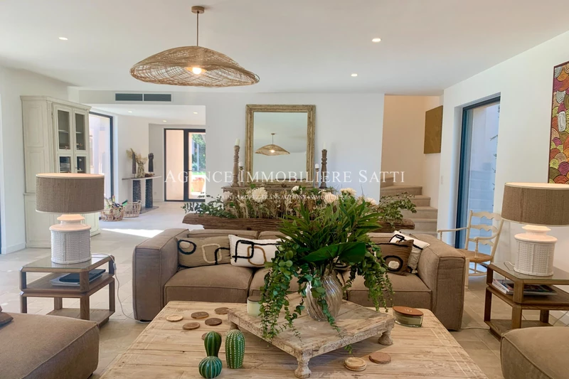 Location saisonnière villa contemporaine Saint-Tropez  