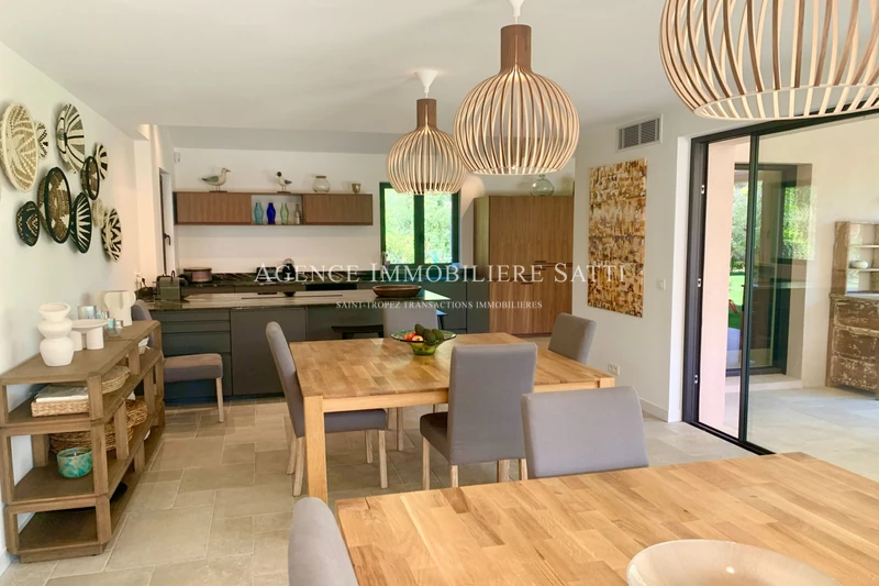 Location saisonnière villa contemporaine Saint-Tropez  
