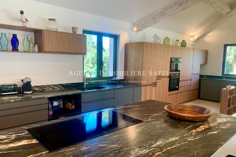 Location saisonnière villa contemporaine Saint-Tropez  