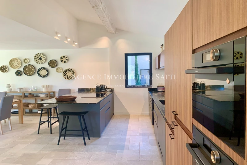 Location saisonnière villa contemporaine Saint-Tropez  