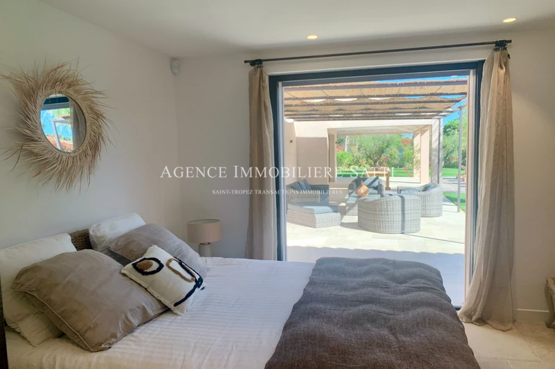 Location saisonnière villa contemporaine Saint-Tropez  