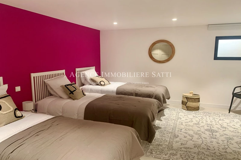 Location saisonnière villa contemporaine Saint-Tropez  