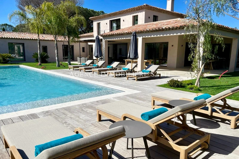 Location saisonnière villa contemporaine Saint-Tropez  