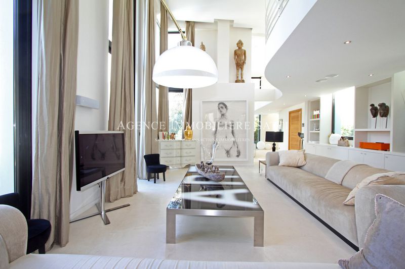 Photo Maison contemporaine Saint-Tropez Centre-ville, Location saisonnière maison contemporaine 5 chambres 400 m²