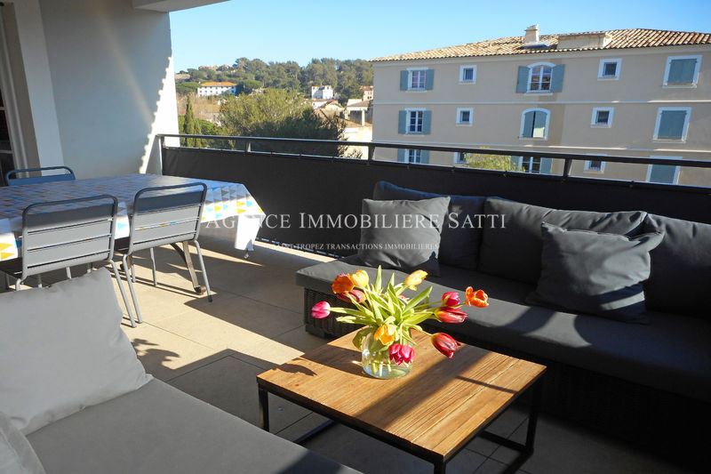 Photo Apartment Saint-Tropez Centre-ville, Location saisonnière apartment 4 rooms 90 m²
