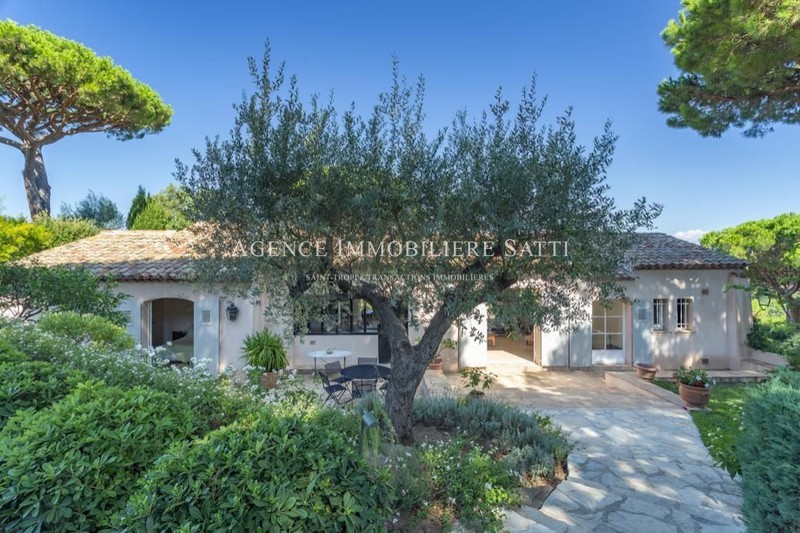 Photo Villa Saint-Tropez Proche plages, Location saisonnière villa 6 bedrooms 230 m²