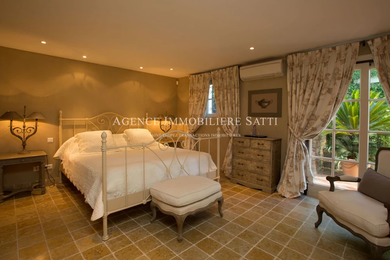 Location saisonnière villa provençale Saint-Tropez  
