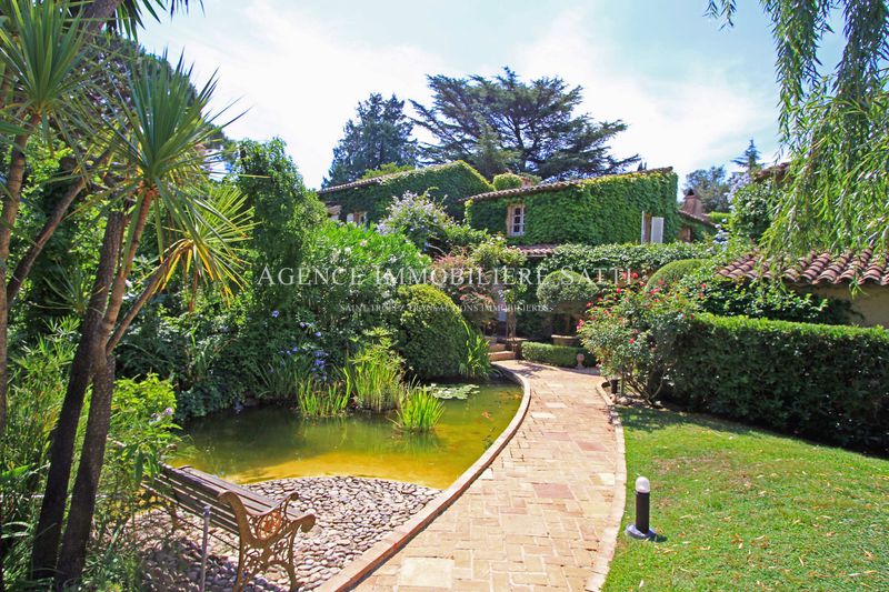 Photo Property Saint-Tropez to buy property 8 bedrooms 492 m²