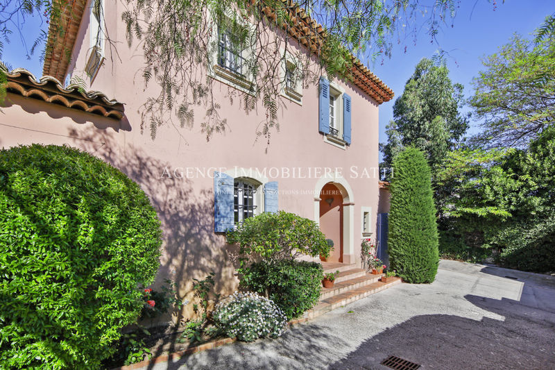 Photo Villa Saint-Tropez achat villa 4 chambres 190 m²