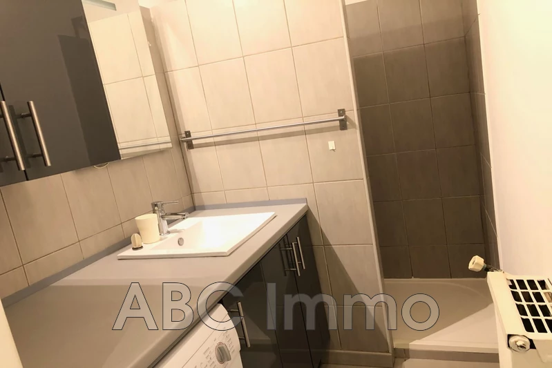Location appartement Aix-en-Provence  