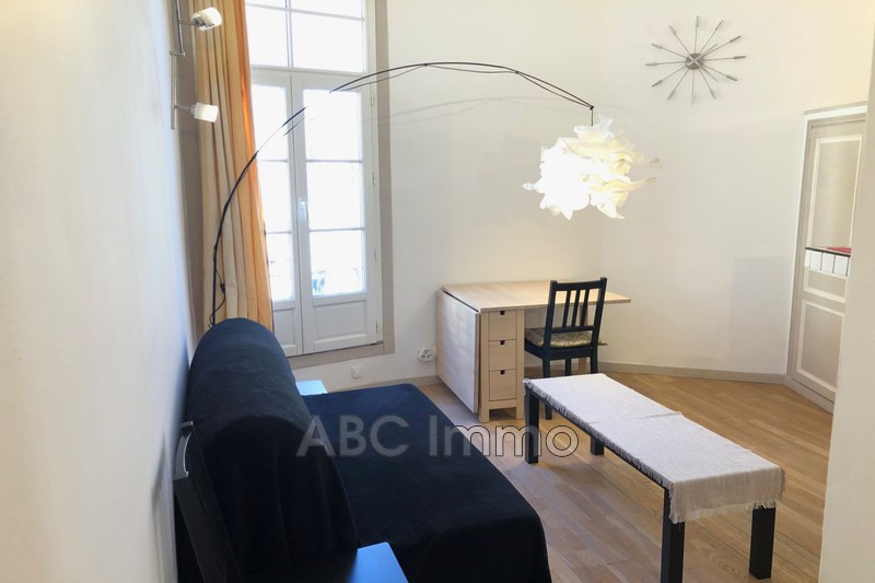 Photo Appartement Aix-en-Provence Centre-ville,  Location appartement  1 pièce   19&nbsp;m&sup2;