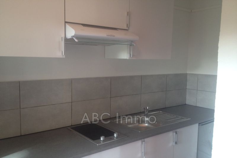 Photo Appartement Aix-en-Provence Centre-ville, Location appartement 1 pièce 12 m²