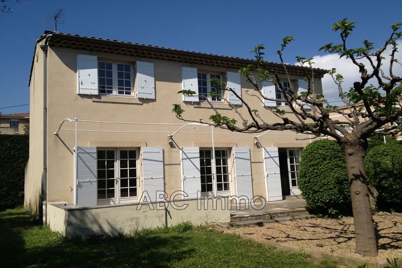 Photo Villa Aix-en-Provence Centre-ville, Location villa 5 chambres 146 m²