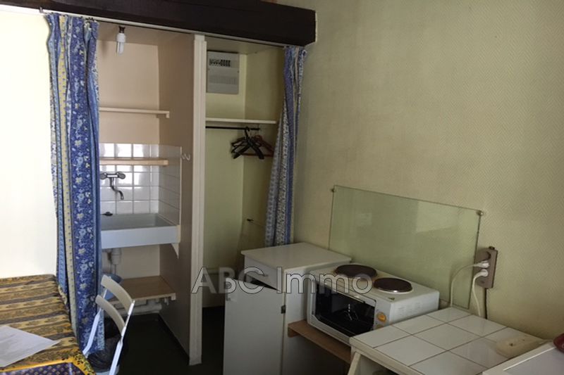 Photo Appartement Aix-en-Provence Location appartement 1 pièce 14 m²