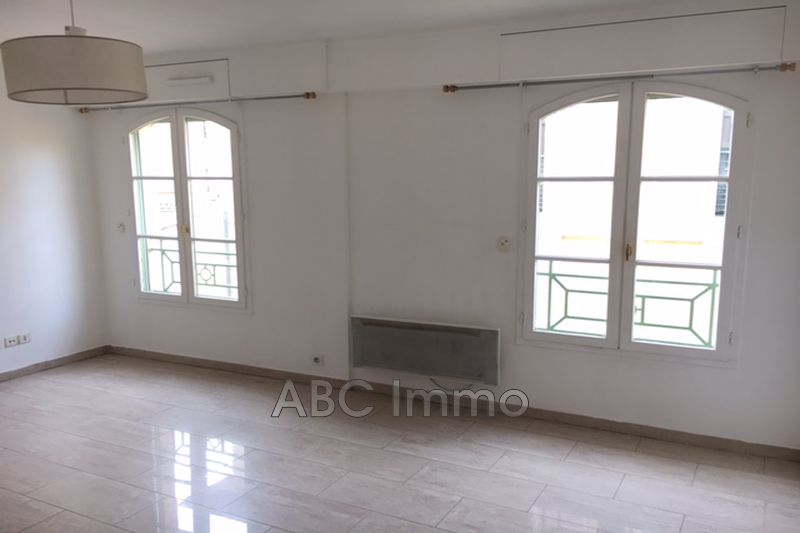 Photo Appartement Aix-en-Provence Location appartement 1 pièce 23 m²