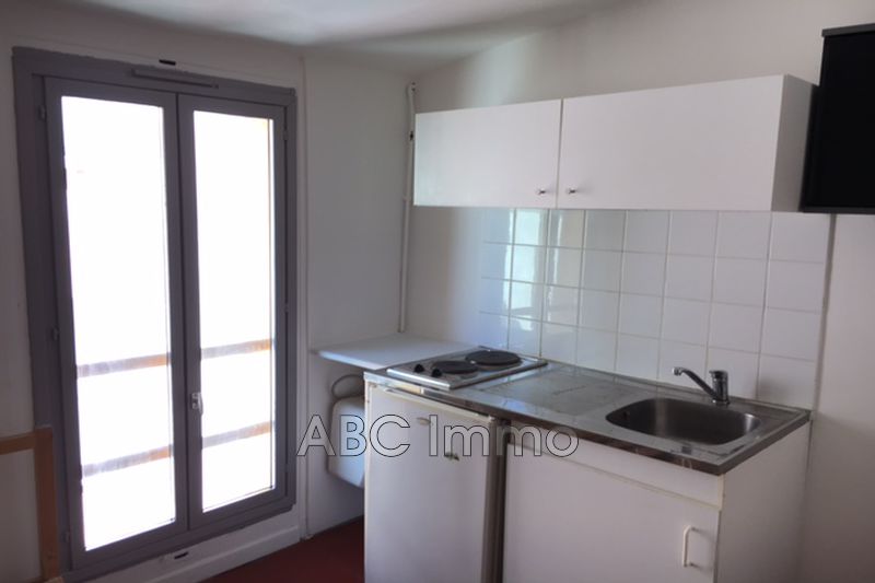 Photo Appartement Aix-en-Provence Location appartement 1 pièce 11 m²