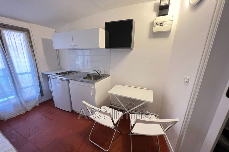 Photo Appartement Aix-en-Provence  Location appartement  1 pièce   11&nbsp;m&sup2;