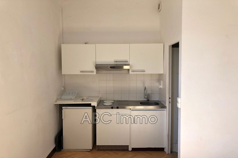 Photo Appartement Aix-en-Provence Location appartement 1 pièce 20 m²