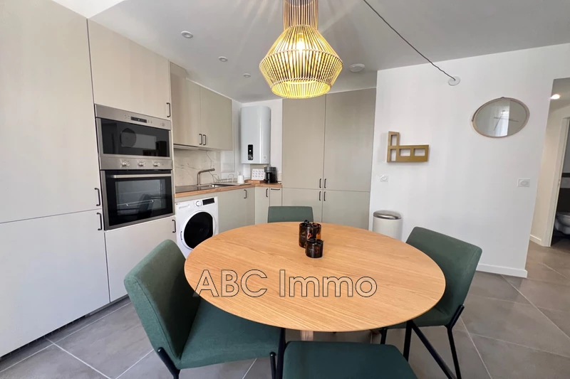 Photo Appartement Aix-en-Provence Centre-ville, Location appartement 3 pièces 52 m²