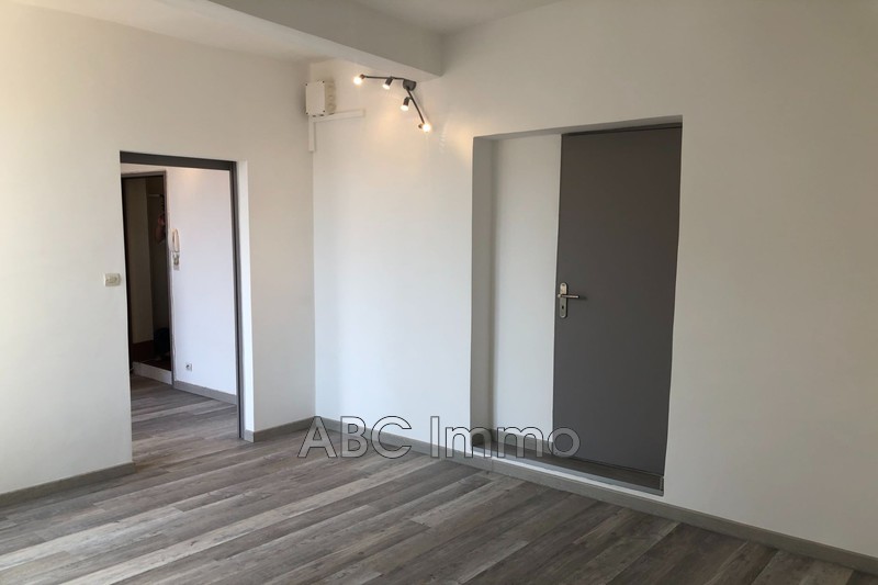 Photo Appartement Aix-en-Provence Centre-ville, Location appartement 1 pièce 28 m²