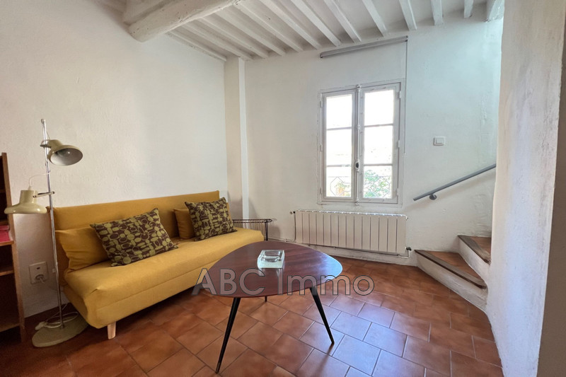 Photo Appartement Aix-en-Provence Centre-ville,  Location appartement  3 pièces   47&nbsp;m&sup2;