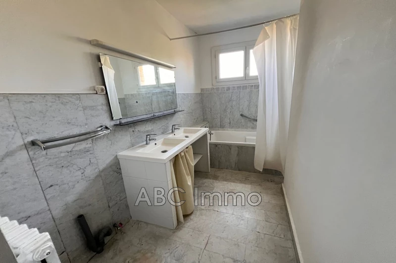 Location appartement Aix-en-Provence  