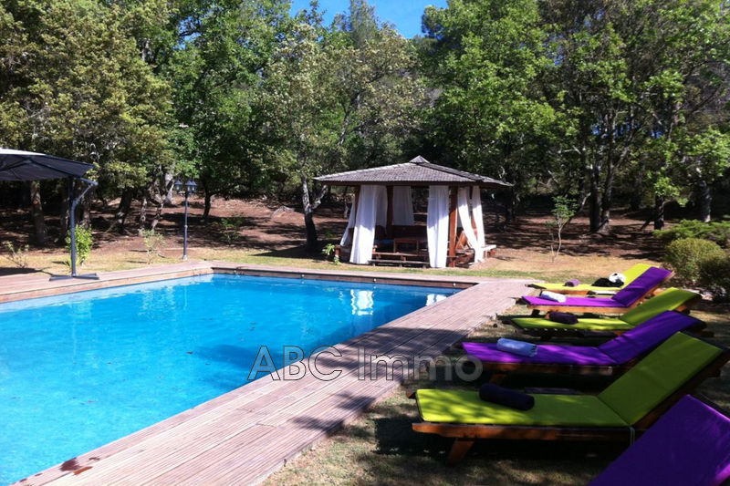 Photo Villa Jouques Village, achat villa 6 chambres 300 m²
