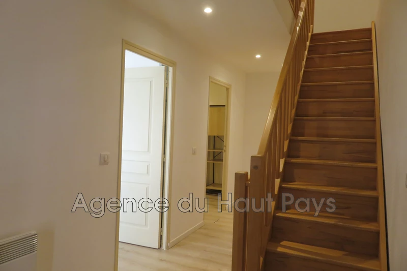 Location maison de village Saint-Cézaire-sur-Siagne  